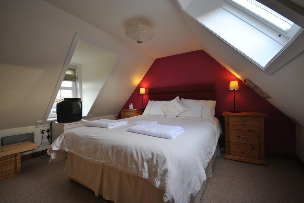 Saucy Mary'S Hostel Kyleakin Esterno foto