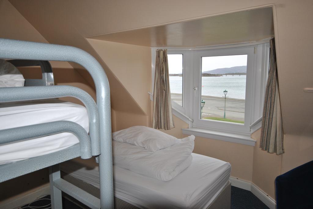 Saucy Mary'S Hostel Kyleakin Esterno foto