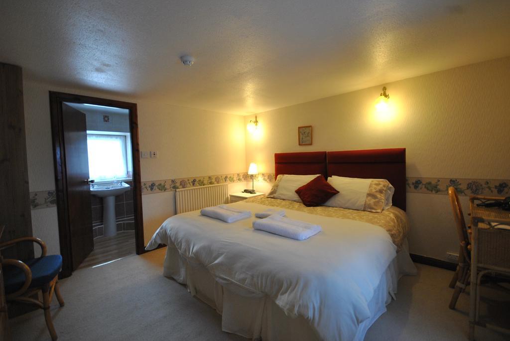 Saucy Mary'S Hostel Kyleakin Esterno foto